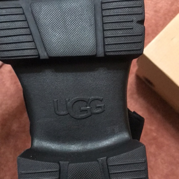 UGG brand new shoes with Velcro black - Picture 12 of 17